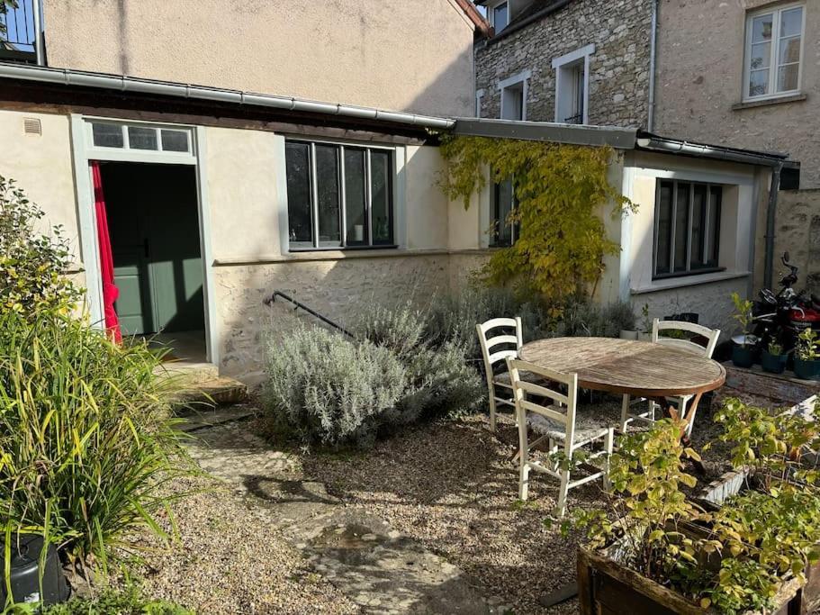 Petite Maison Independante Avec Parking Vetheuil Exterior photo